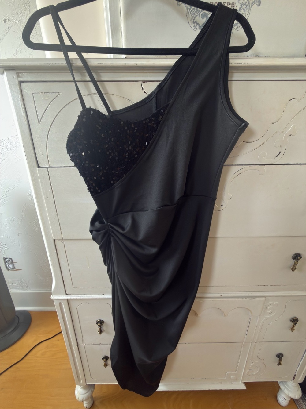 Black Asymmetrical One-Shoulder Evening Dress with Sequin Bodice
